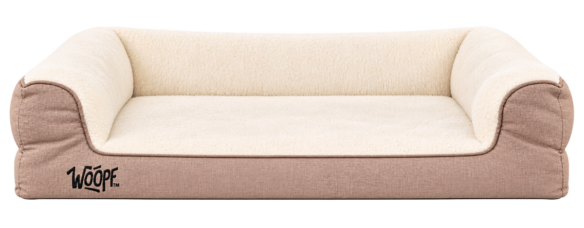 Cream | SNÖR Orthopedic Bed: Render of the Large Cream bed with beige outer fabric, plush lining and a low front entry